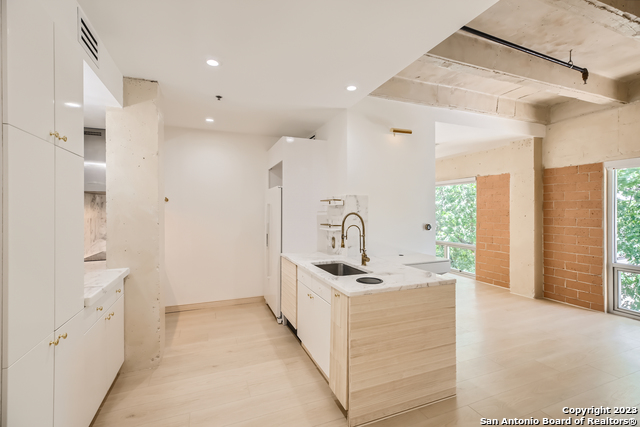 Image 20 of 27 For 1115 Alamo St S 2402