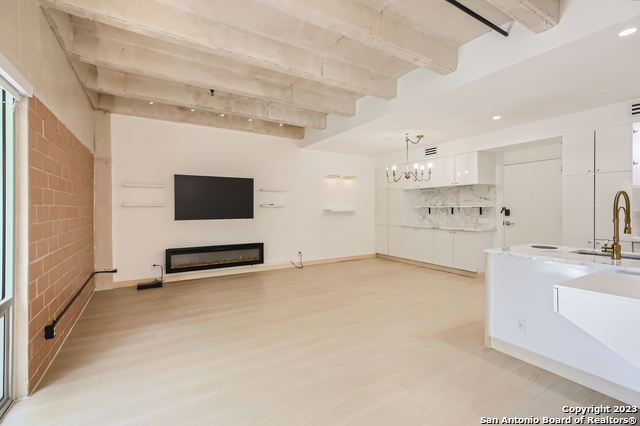 Image 21 of 27 For 1115 Alamo St S 2402