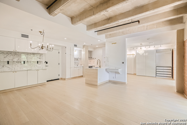 Image 22 of 27 For 1115 Alamo St S 2402