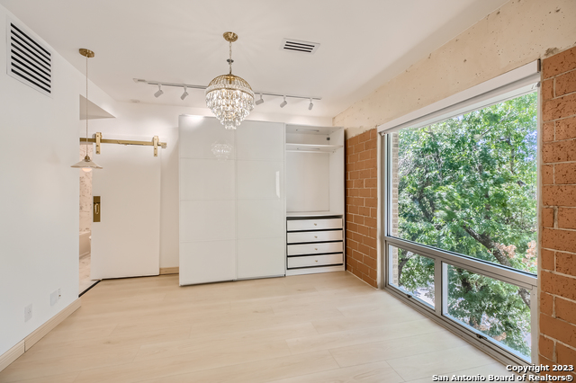 Image 25 of 27 For 1115 Alamo St S 2402