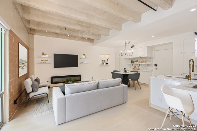 Image 3 of 27 For 1115 Alamo St S 2402