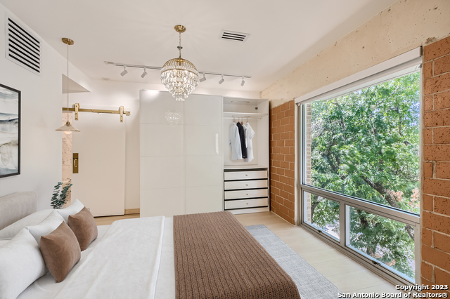 Image 5 of 27 For 1115 Alamo St S 2402