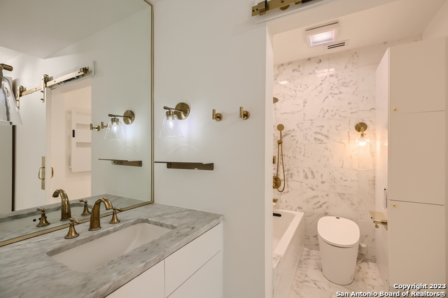 Image 7 of 27 For 1115 Alamo St S 2402