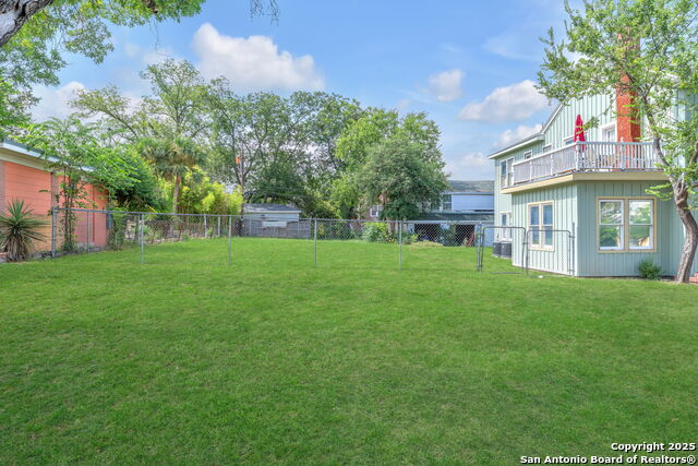 Image 4 of 13 For 122 Norwood Ct W