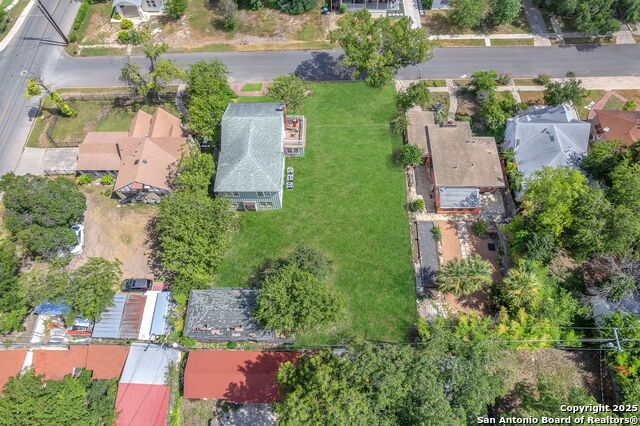 Image 6 of 13 For 122 Norwood Ct W