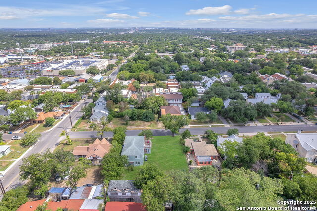 Image 8 of 13 For 122 Norwood Ct W