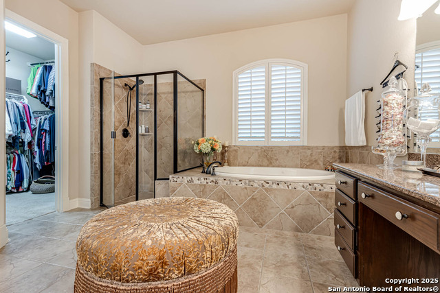 Image 22 of 48 For 18210 Branson Fls