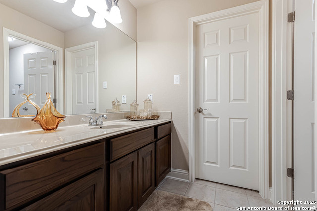Image 29 of 48 For 18210 Branson Fls