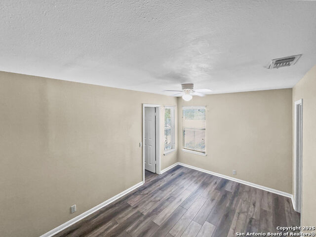 Image 10 of 11 For 210 Circle St  6