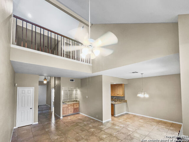 Image 2 of 11 For 210 Circle St  6