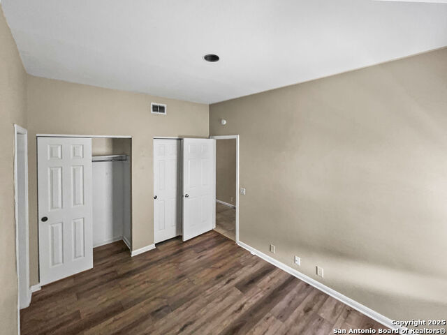 Image 5 of 11 For 210 Circle St  6