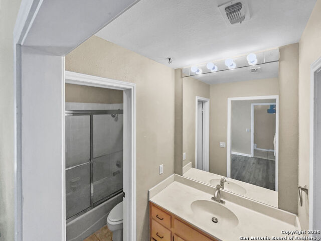 Image 6 of 11 For 210 Circle St  6