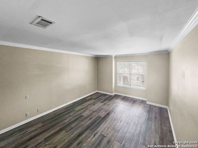 Image 8 of 11 For 210 Circle St  6