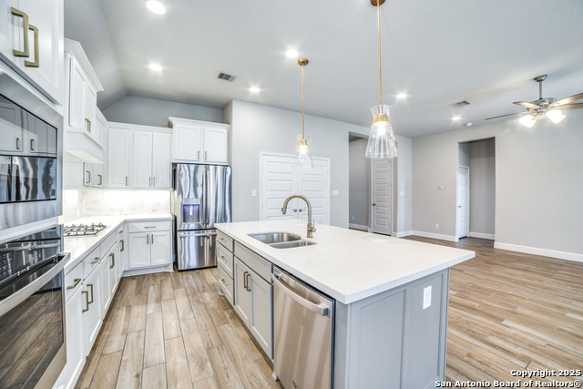 Image 13 of 41 For 2131 Thayer Cove
