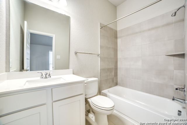 Image 32 of 41 For 2131 Thayer Cove
