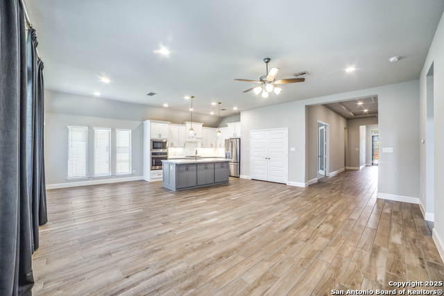 Image 8 of 41 For 2131 Thayer Cove