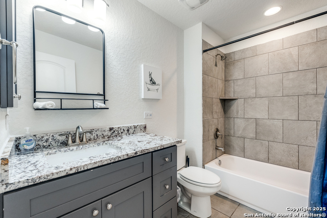 Image 18 of 26 For 811 Potomac  