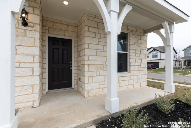 Image 3 of 40 For 817 Beacon Heights