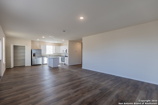Image 6 of 40 For 817 Beacon Heights