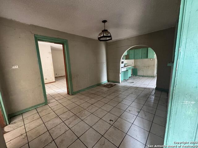 Listing photo id 9 for 814 Kendalia