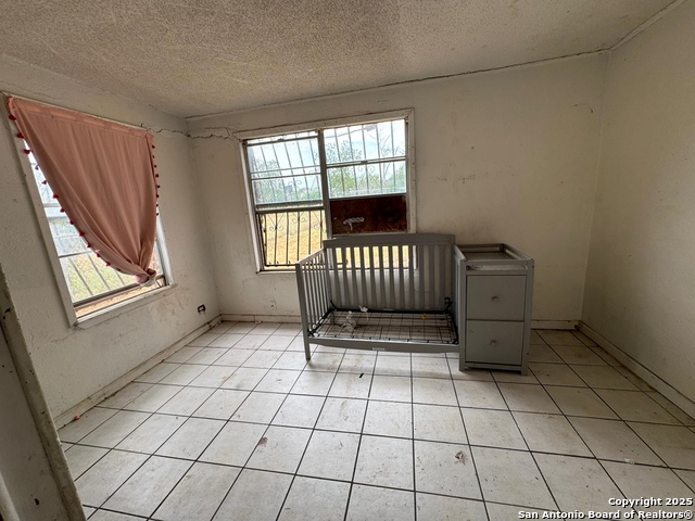 Listing photo id 10 for 814 Kendalia