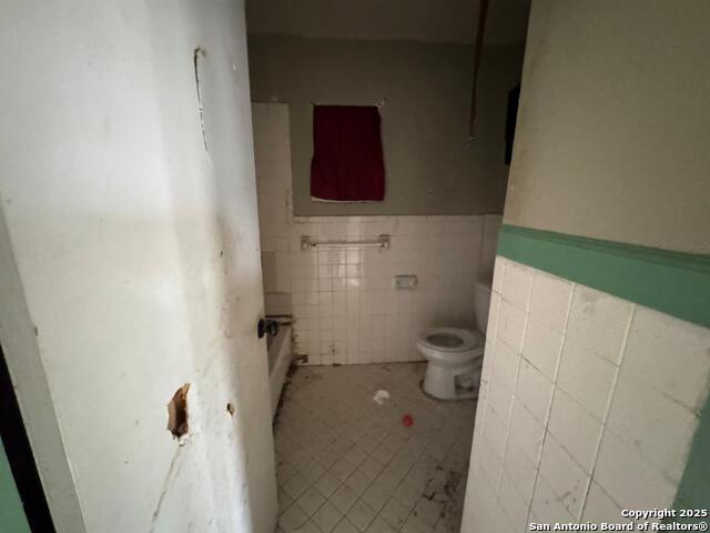 Listing photo id 14 for 814 Kendalia