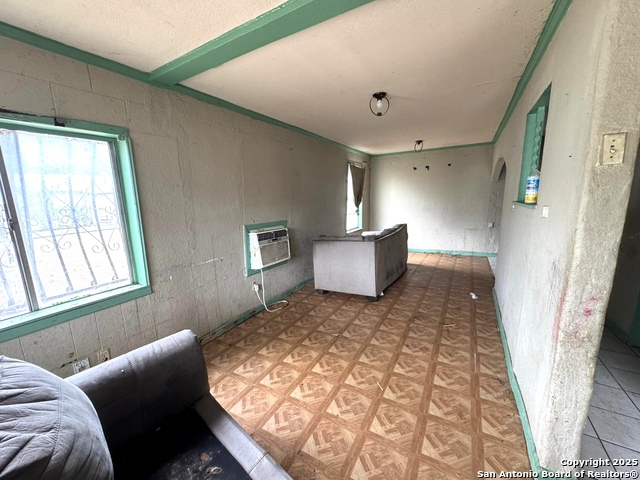 Listing photo id 20 for 814 Kendalia