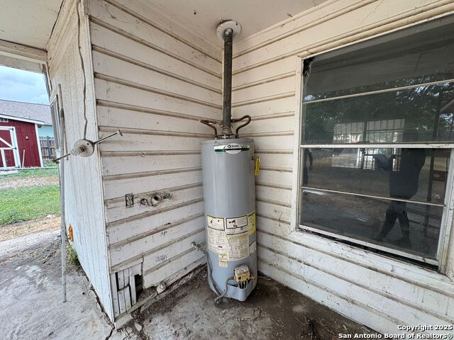 Listing photo id 1 for 814 Kendalia