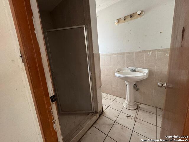 Listing photo id 7 for 814 Kendalia