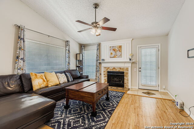 Image 13 of 28 For 9319 Fishers Hill