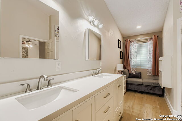 Image 18 of 28 For 9319 Fishers Hill