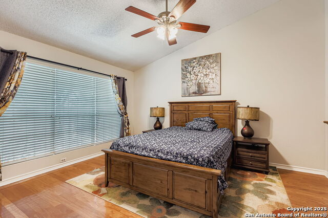 Image 20 of 28 For 9319 Fishers Hill