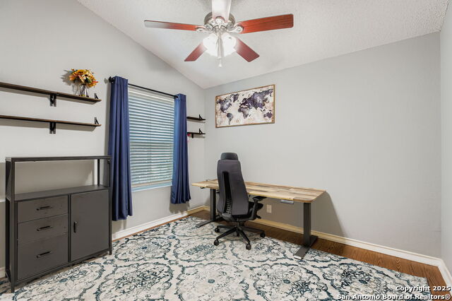 Image 21 of 28 For 9319 Fishers Hill