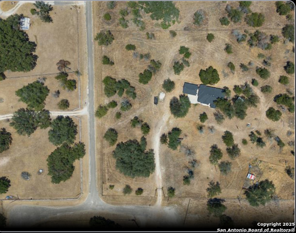 Listing photo id 13 for 133 County Road 7724