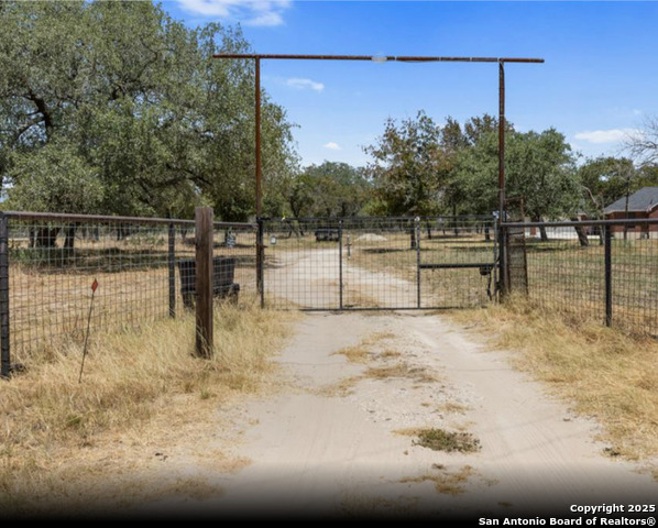 Listing photo id 14 for 133 County Road 7724