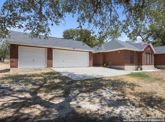 Listing photo id 15 for 133 County Road 7724