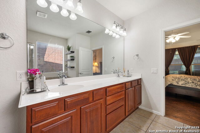 Listing photo id 8 for 8206 Setting Moon