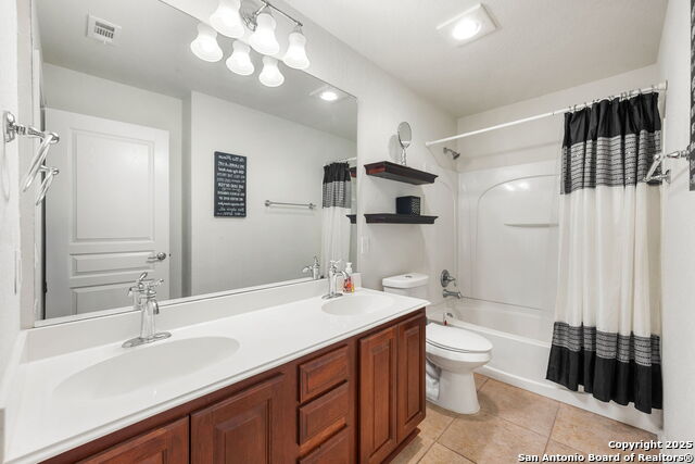 Listing photo id 11 for 8206 Setting Moon