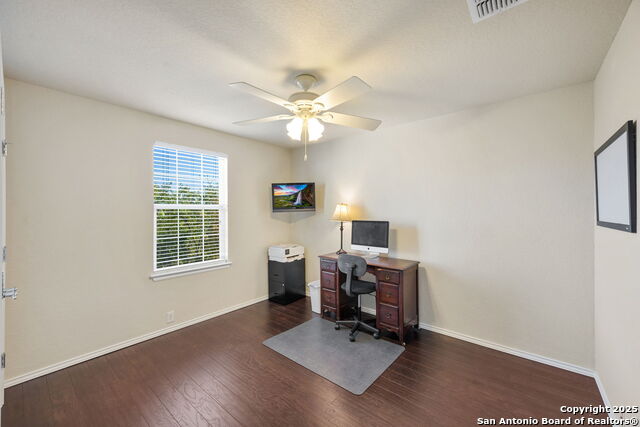 Listing photo id 14 for 8206 Setting Moon