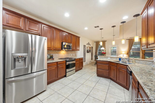 Listing photo id 27 for 8206 Setting Moon