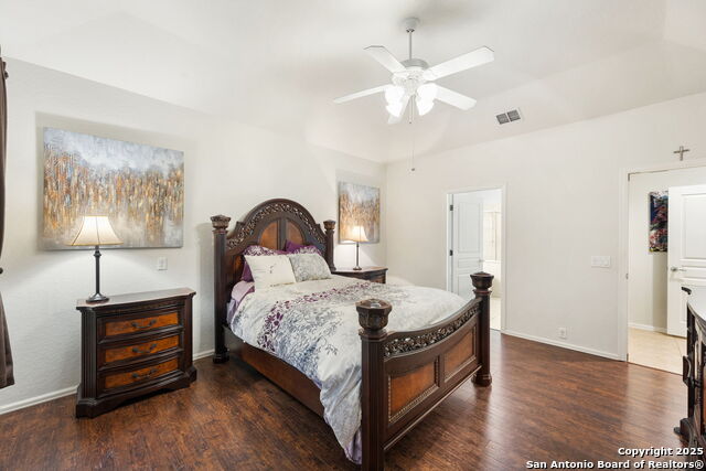 Listing photo id 29 for 8206 Setting Moon