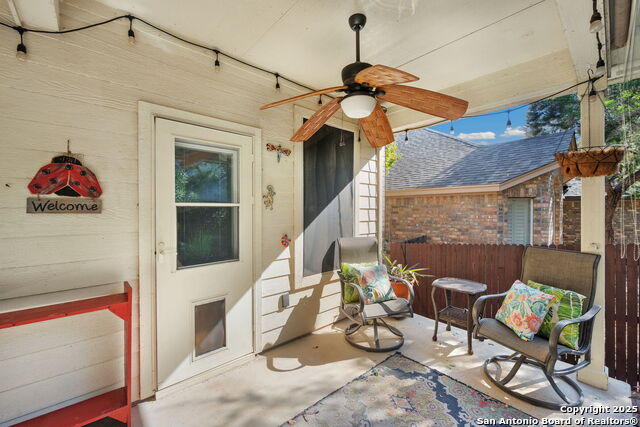 Listing photo id 33 for 8206 Setting Moon