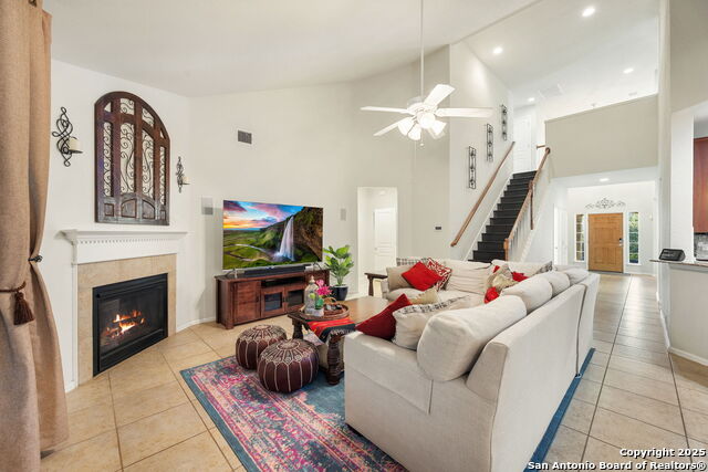 Listing photo id 2 for 8206 Setting Moon