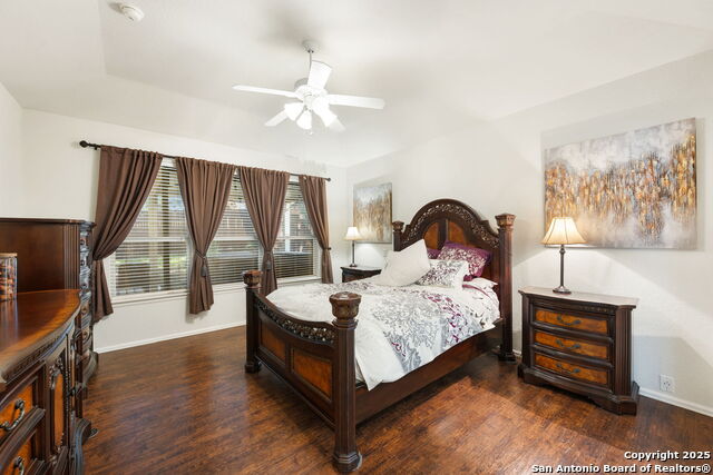 Listing photo id 7 for 8206 Setting Moon