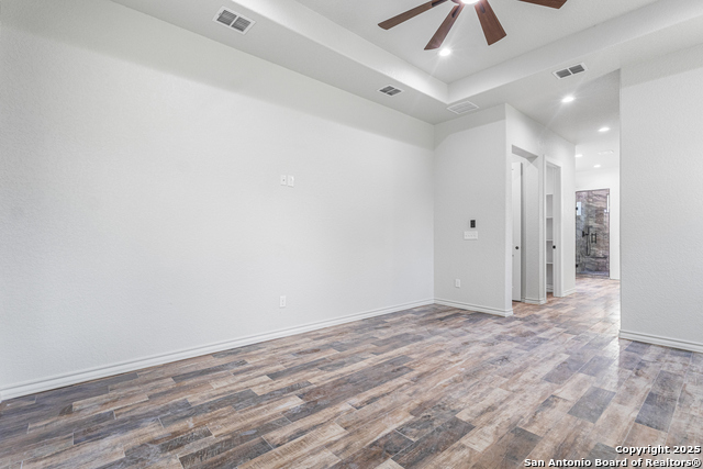 Listing photo id 8 for 114 Cr 6875  