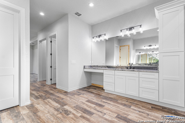 Listing photo id 11 for 114 Cr 6875  