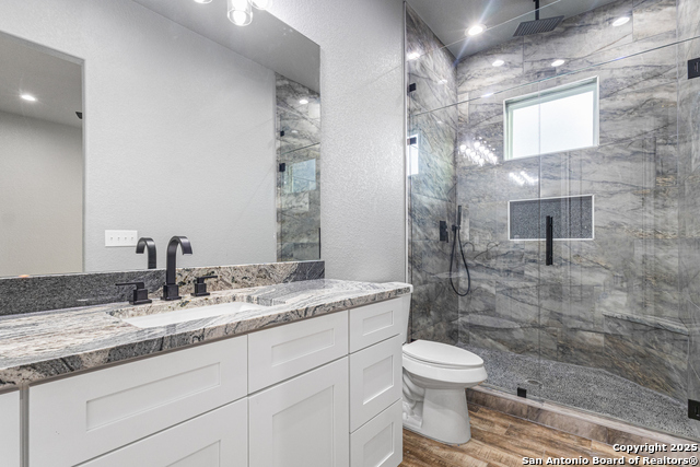 Listing photo id 17 for 114 Cr 6875  