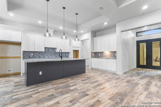 Listing photo id 3 for 114 Cr 6875  