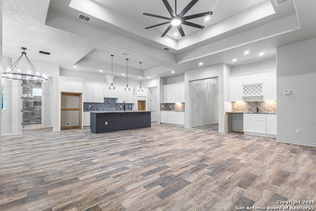 Listing photo id 6 for 114 Cr 6875  