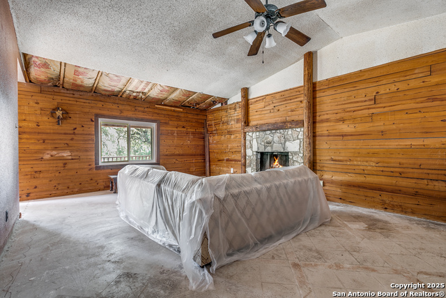 Image 14 of 36 For 162 Water View Dr.